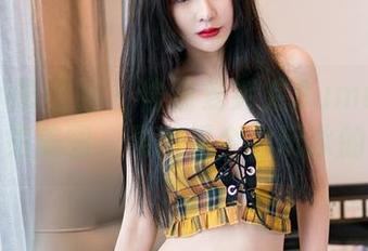 Feilin嗲囡囡 - 偷瞄夏笑笑Summer泳池私拍美图，果然是个会玩水的女孩