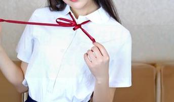 Feilin嗲囡囡 - 施忆佳KITTY的短裤照：光影交织，美图中的禁忌与诱惑。