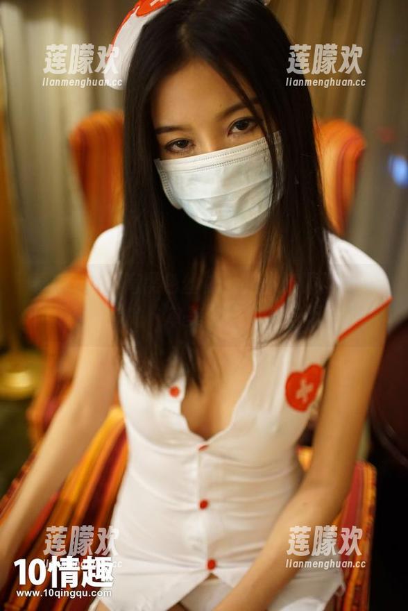 ROSI口罩 看ROSI长筒黑色丝袜,腿部资源再一次颠覆你的“审美”,你相信不?
