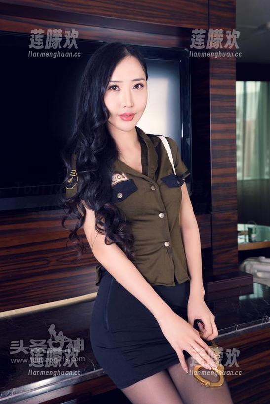 TouTiao头条女神-梁芮溪 TouTiao头条女神 - 又见梁芮溪,在线空气中的气质女神,美图把我晃得头晕。