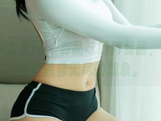 UGirls尤果网 - 有品味的何曼丽，蕾丝图包里藏着无尽的想象。