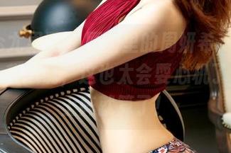 UGirls尤果网 - 原图里的周妍希，校服搭配总让我想说，这也太会耍心机了，轻装上阵就算了！