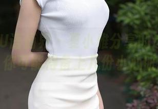 XIAOYU语画界 - 夏小雅分享的这套制服图，你可能得备上几份小心脏了。