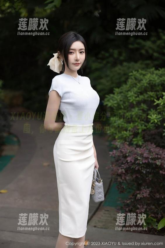 XIAOYU语画界-夏小雅 XIAOYU语画界 - 夏小雅分享的这套制服图,你可能得备上几份小心脏了。
