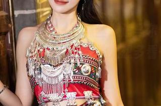 XIAOYU语画界 - 当黑丝邂逅马尔代夫，芝芝Booty的私拍实在让人想多看一眼的套图。