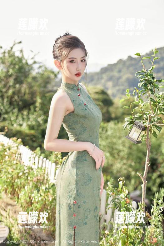 Xiuren秀人网-Elise谭晓彤 Xiuren秀人网 - Elise谭晓彤夏日精选,光线和冷饮不够?这里全都有!