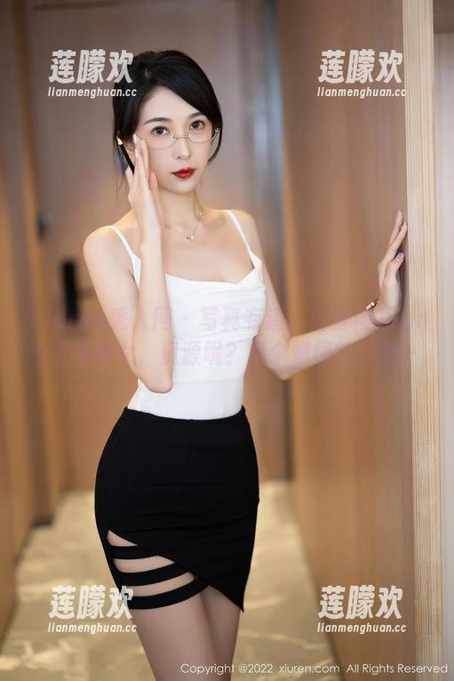Xiuren秀人网-任莹樱Jenny Xiuren秀人网 - 写真有道:任莹樱Jenny变身修女,资源呢?求个懵懂的答案~