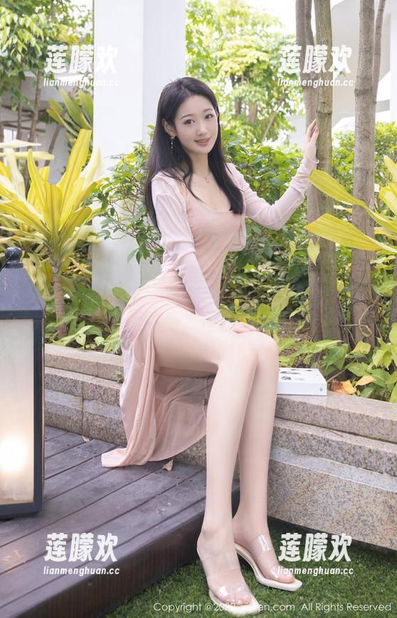 Xiuren秀人网-周慕汐baby Xiuren秀人网 - 海边的周慕汐baby套图:想跟这海水共舞,但仅限于想象层面。