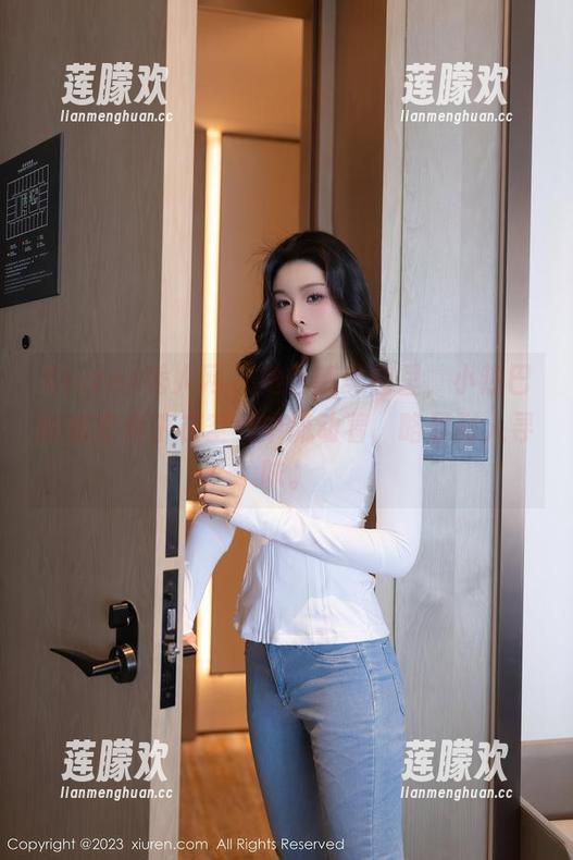 Xiuren秀人网-小热巴 Xiuren秀人网 - 她的新美图里,小热巴的秘密似乎在空气中流动着,略显耐人寻味。