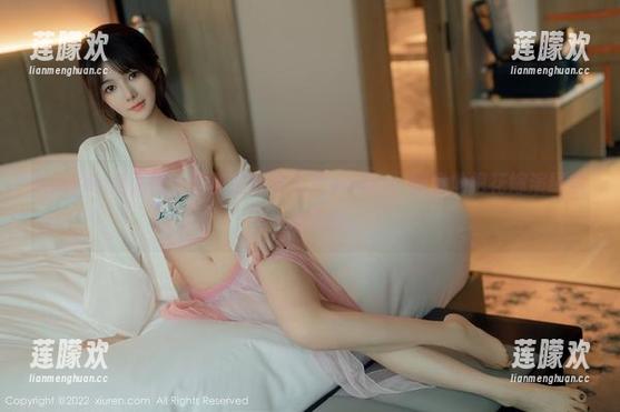 Xiuren秀人网 - 写真里的林文文yooki，随意地把花嫁演绎成了一种日常。