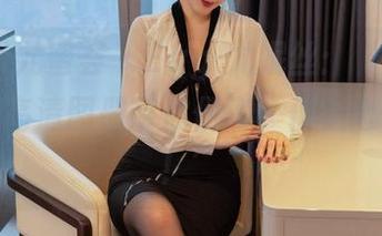 YouMi尤蜜荟 - Egg-尤妮丝：‘来，我的日常高清图册带你们飞，但小心别摔着！’