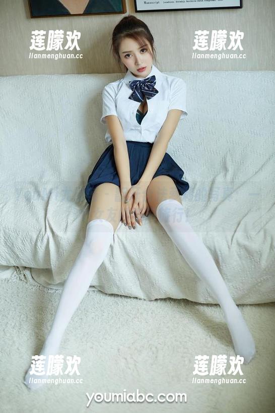 YouMi尤蜜荟 - 翻开合法萝莉的写真：一个女友的奇幻旅行！