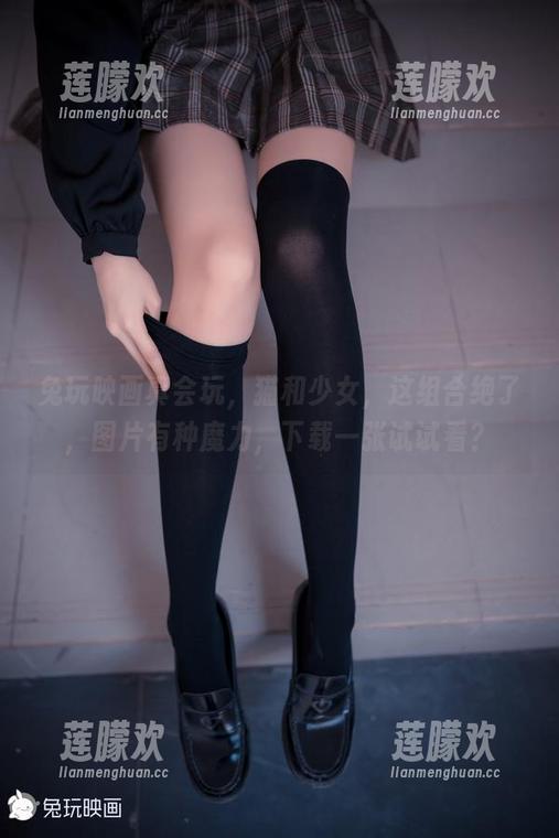 兔玩映画真会玩，猫和少女，这组合绝了，图片有种魔力，下载一张试试看？