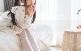 六味帝皇酱的无圣光写真：办公室也能如此暧昧