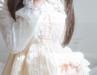 六味帝皇酱的午后cos：从睡衣到超英，神奇的瞬移吗？