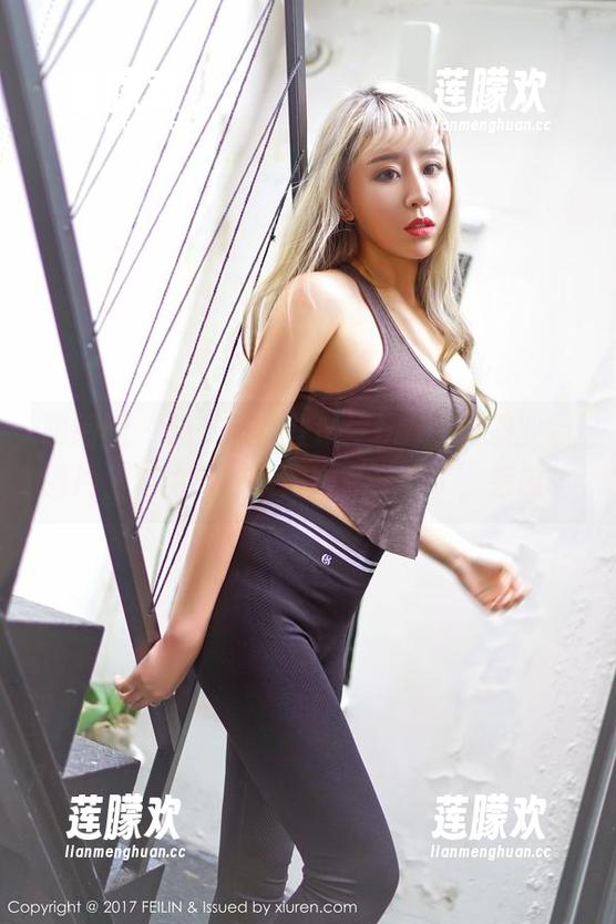 嗲囡囡-M梦baby 嗲囡囡 - 想下载这些M梦baby的职业装图片,但怕到时候跟她穿一样了,丢脸!