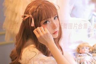 在静谧中舞动：在下萝莉控ii耳机下的妖舞图片合集，难以抗拒的诱惑？