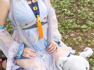 头条女神 - 观看原图！艾静香的小秘书，巧妙的一瞬间caughtmyeyes...