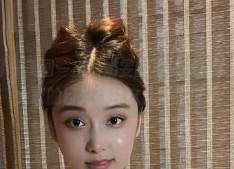 微密圈 - 美图一出，奶雯的棉袜竟成了焦点，大家的目光都往这儿聚了过来