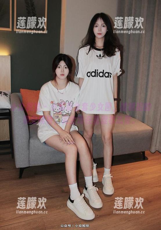 小众视觉-小苏菲 小众视觉 - 小苏菲全套少女图,被抓拍的敬业模特,完全没在羞涩状态里。