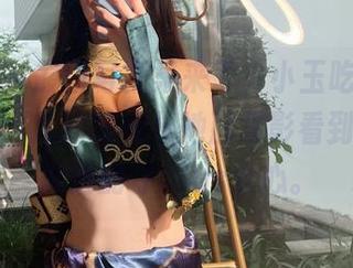 微密圈 - 最新写真集来了，小玉吃果冻穿体操服，我的眼神从她那背影看到前方，离谱的呼plus分心。