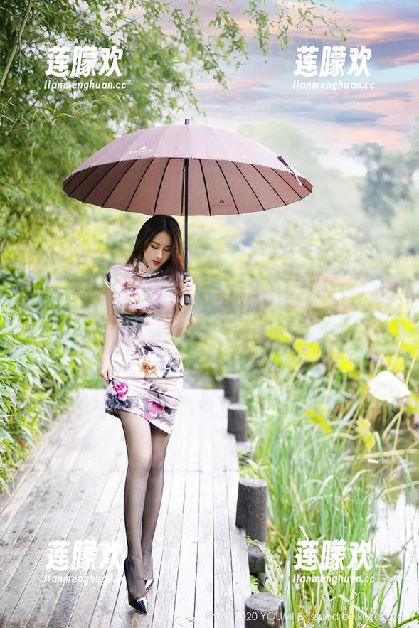 尤蜜荟 - 私拍V.S.万圣节，Carol周妍希在美图里诠释“显眼”这件事