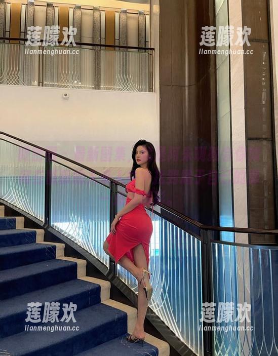 微密圈 - 最新图集，就是阿朱啊教会你如何在馥郁的人来人往中找到属于自己的那一点点精彩。