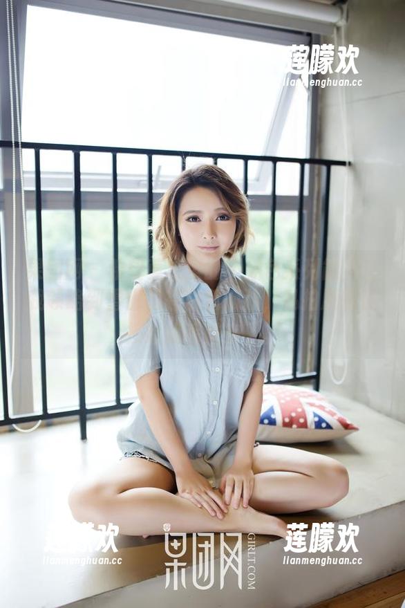 果团网-莫雅淇 果团网 - 希望莫雅淇的不穿色系列能不让我领略到雪山的苍白和孤独,私拍原图直接给我丢过来了。