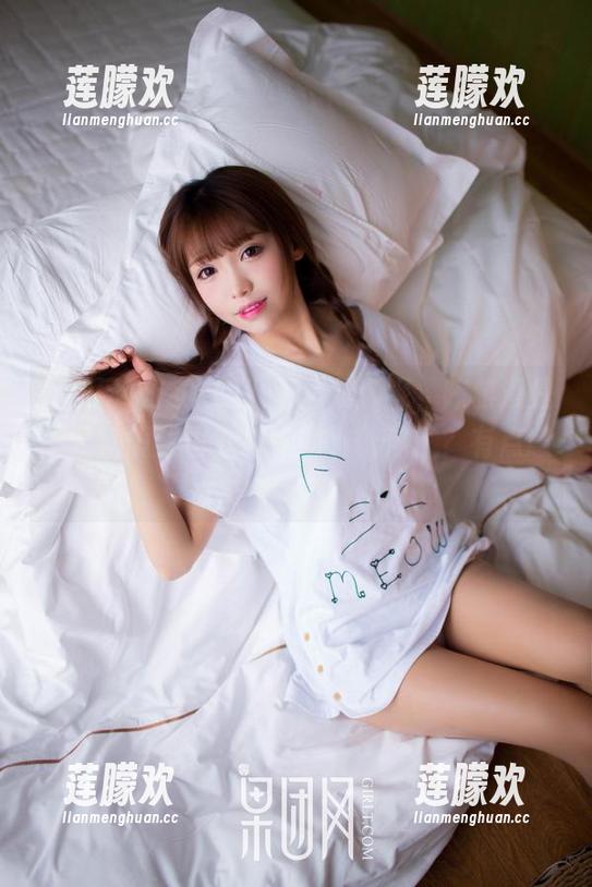 果团网 - 这次的原图是双人呢，陈雅漫是不是把镜头也变成她的小伙伴了？有点意思哦。