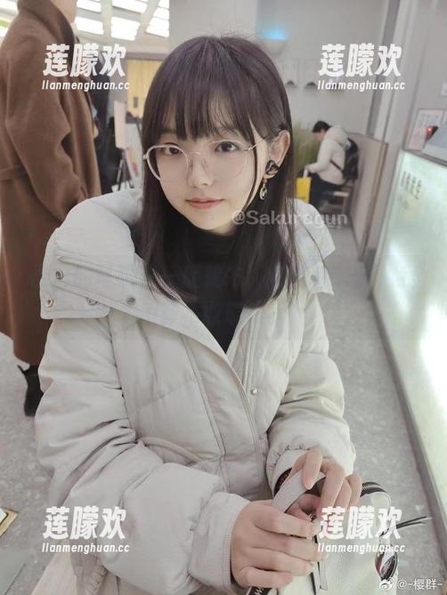 樱群的写真——旋转木，它就像个梦，我却不敢确认。