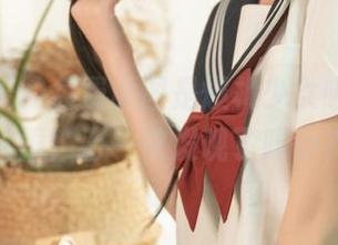 嘘，今天的免费原图是爆机少女喵小吉的甘雨！万一被发现了咋办？