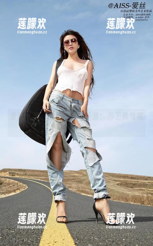 爱丝 - 索菲的机械师写真集：当工具与美好相碰撞