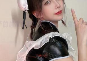 狐洛洛子的居家女友写真，啊，这免费考虑得真周到
