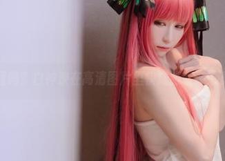 这是连衣裙吗？白神泱在高清图片里快成服装评论员了哈哈！