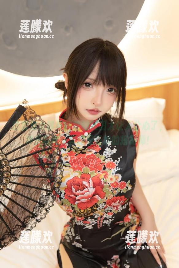这套兔女郎与钢管的美图太让人分心了，神乐坂真东真的是巧妙的搭配师！