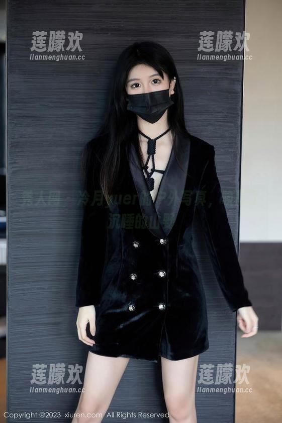 秀人网-冷月yuer 秀人网 - 冷月yuer的户外写真,唤醒了沉睡的山野