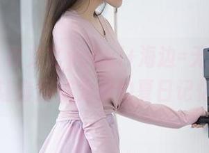 秀人网 - 林文文yooki+海边=无尽美图，让套图成为你的夏日记忆
