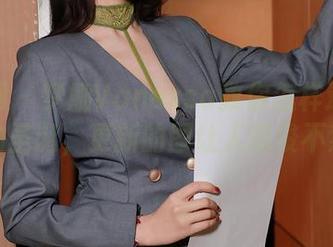 秀人网 - 梦娜Vanessa教你怎样过个不同的圣诞，更新的图让人忍俊不禁！