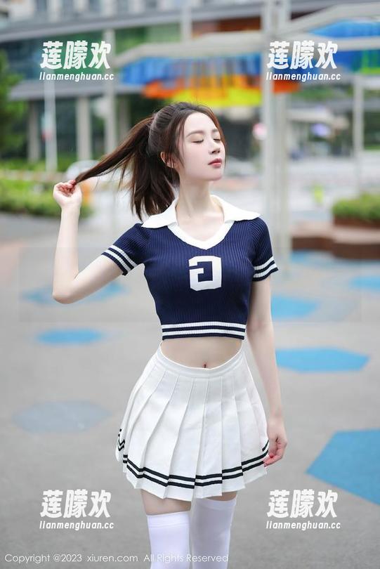 秀人网 - 日常里的琳琳ailin：高清写真，不小心染上了“逗”气！