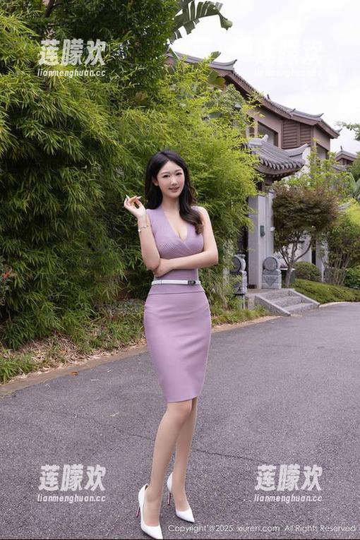 秀人网-软软子 秀人网 - 突破袜子极限:软软子让每个脚趾都感受到幸福!感受一下图包里的魔力!