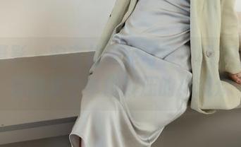 绮梦摄影 - 安吉拉美足写真，图集中你我都能做个拿脚解压的小观众