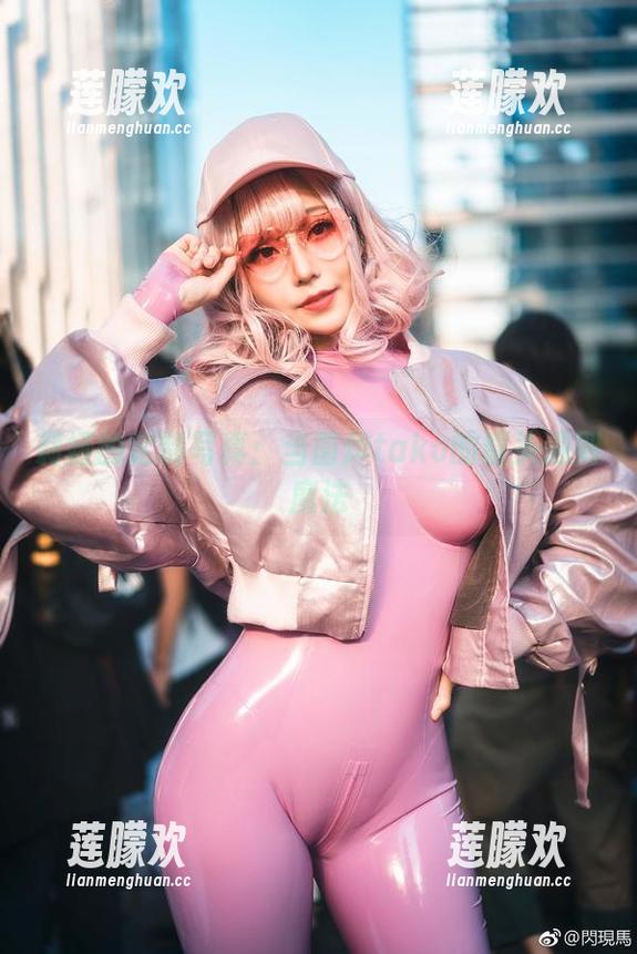 莉娅的定制写真：当菌烨tako的镜头遇到魔法