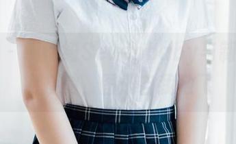 菠萝社 - 柳侑绮Sevenbaby与制服的亲密接触，图册自我放飞