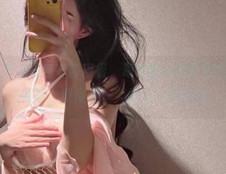 微密圈 - 黑白图包安静得很，葛征有时候好像在跟我说：“别急，慢慢看。”挺有人情味的。