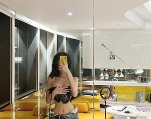 微密圈 - 更新！葛征的红裙在我心中掀起了花海风暴！