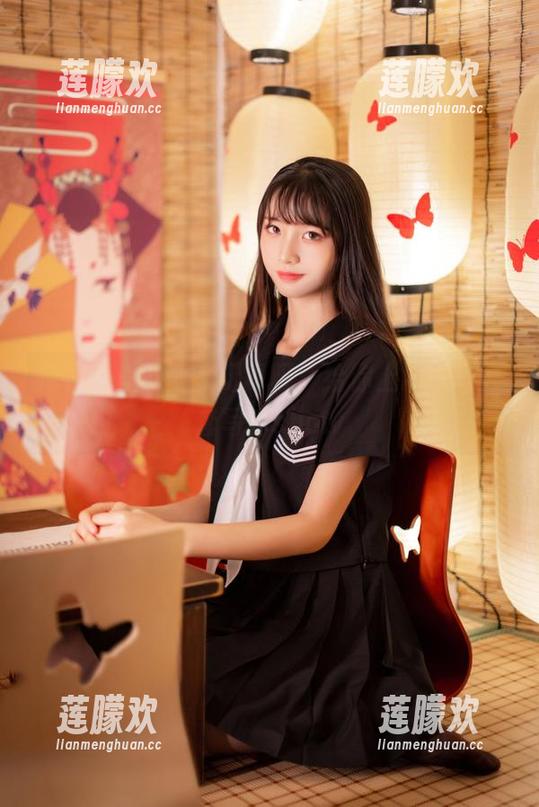 蹲在家里的西呱呀呀呀，给你上演一场全套写真show