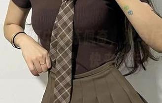 微密圈 - 写真中的陈佩奇，双马尾加持，少女心炸裂，快来打卡！