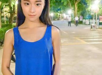 青豆客 - 刘奕宁Lynn的双人原图构图，让我想起邻居家的狗、猫在阳台上赶场一样。