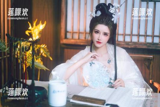 拍的太好看了，空姐鹿八岁baby的无圣光套图每天喜出望外