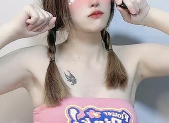 鹿八岁baby在水边，水手比基尼原图大赏，快来看看这波帅气！